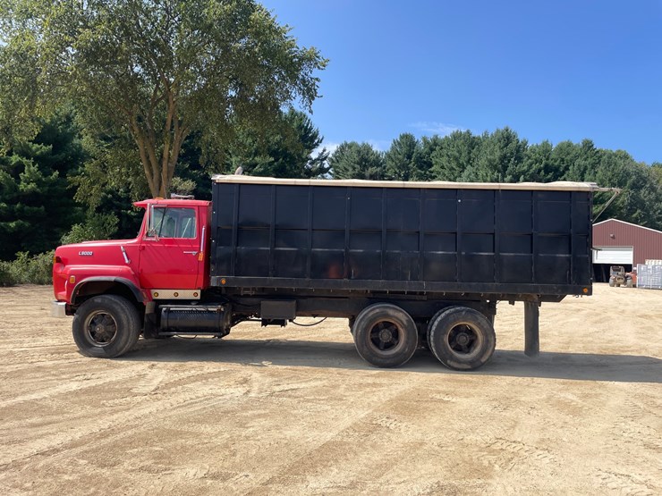 1980-ford-l9000-image-8