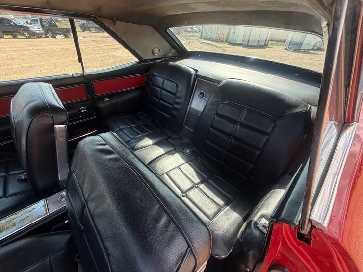#143-•-1964-buick-riviera-image-37