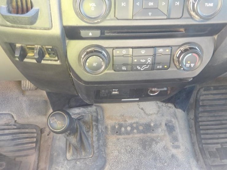 2017-ford-f550-image-23