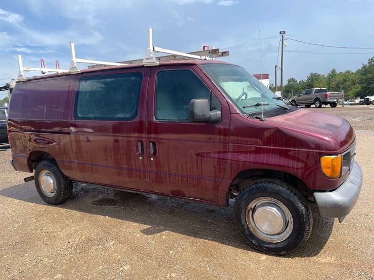 2005-ford-cargo-image-4