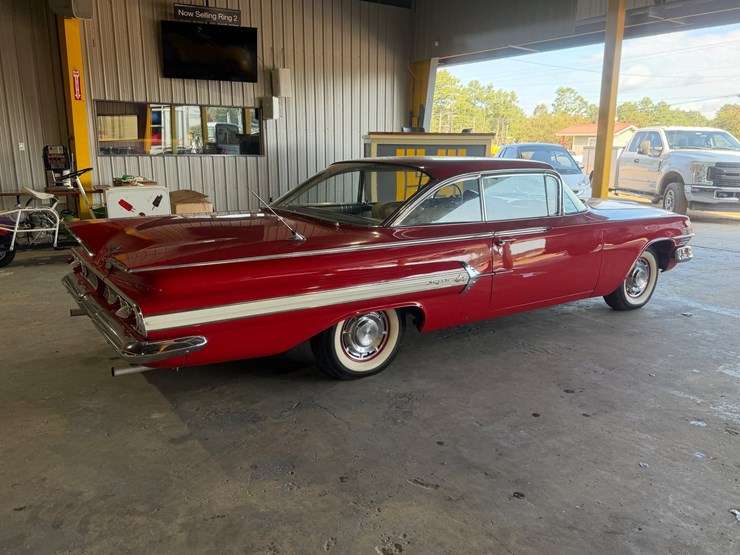#128-•-1960-chevrolet-impala-2-door-hardtop-–-348-v8-image-71