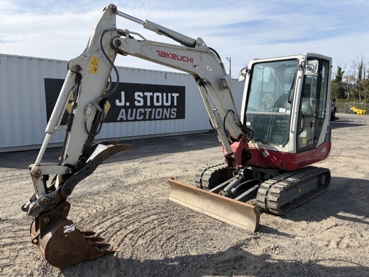 2014-takeuchi-tb235-image-1