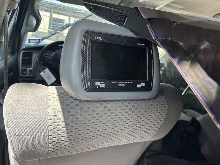 2013-toyota-tundra-image-11