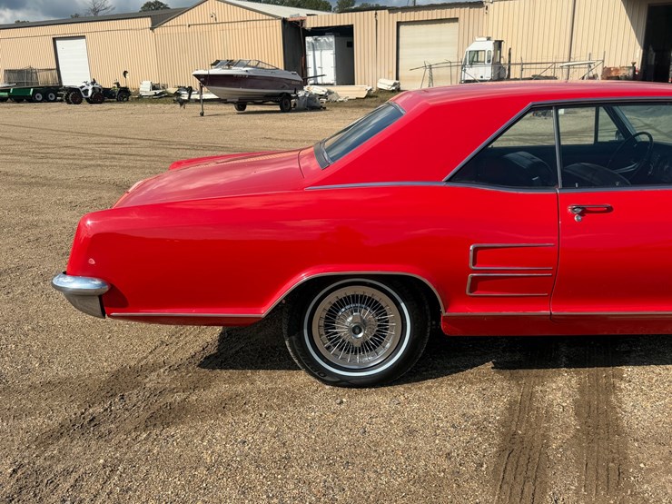 #143-•-1964-buick-riviera-image-25
