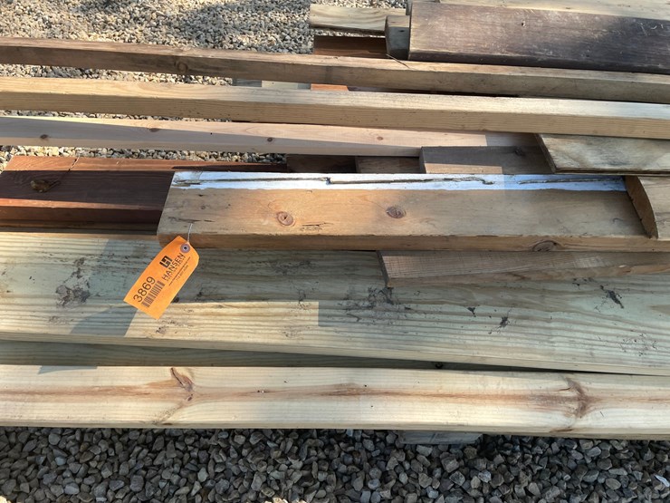 #3869-•-pallet-of-misc.-lumber-image-13