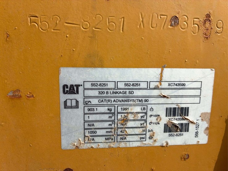 2017-caterpillar-323-image-7