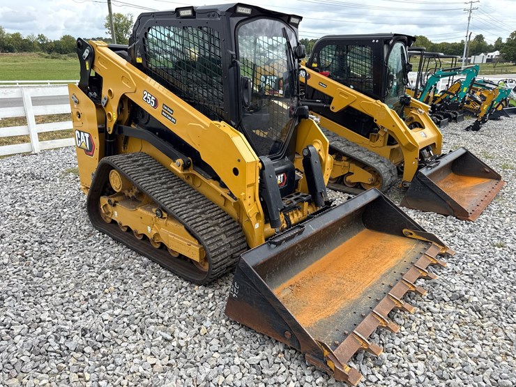 2024-caterpillar-255-image-3