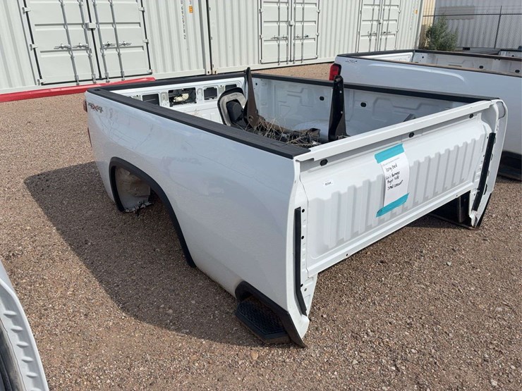 2019-2023-chevy-long-bed-truck-bed-image-3