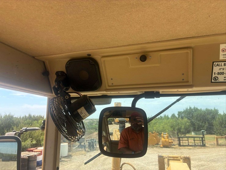 2002-caterpillar-140h-image-22