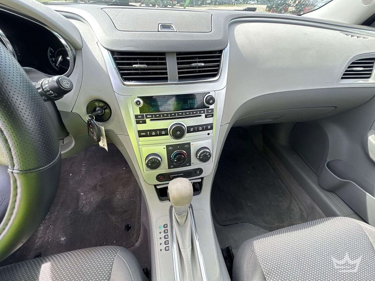 2014-chevrolet-equinox-image-18