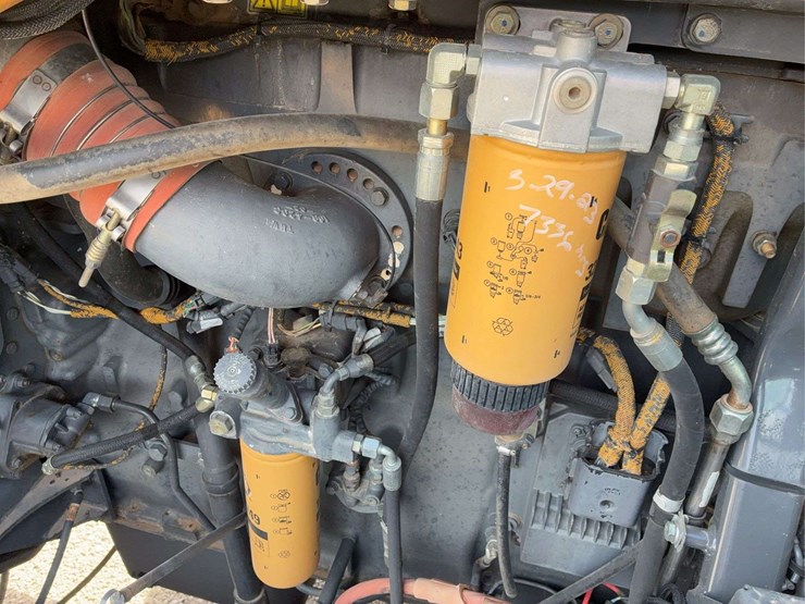2005-challenger-cat-mt-855-b-belted-tractor-image-28