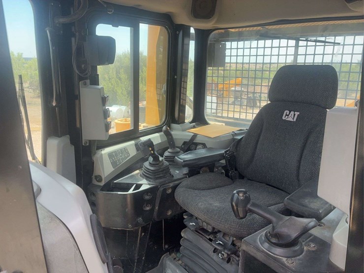 2015-caterpillar-d6t-xl-image-21