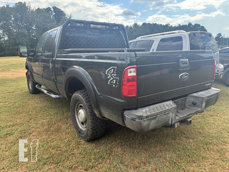 2015-ford-f250-xl-image-2