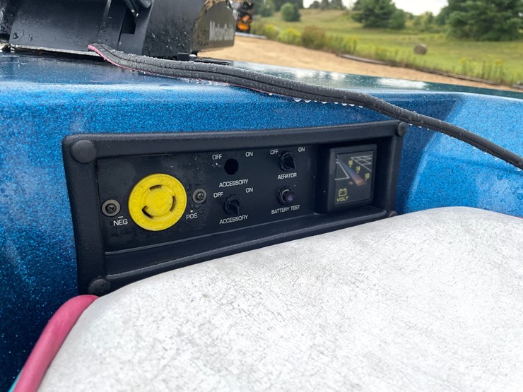 #1258-•-1988-18'-bayliner-bass-trophy-boat-(has-wi-title)-image-28