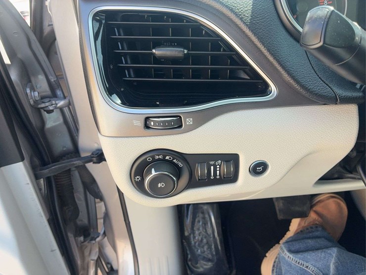 2020-jeep-cherokee-limited-image-19