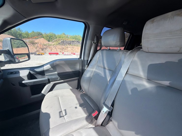 2019-ford-f550-image-43