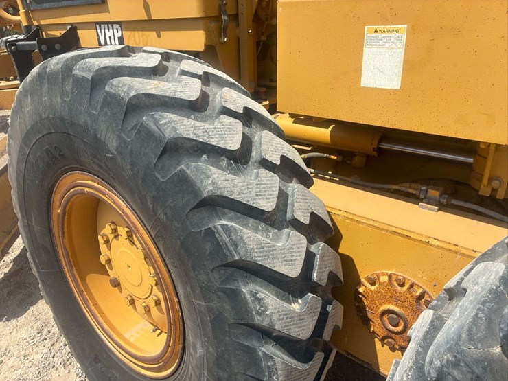 2002-caterpillar-140h-image-52