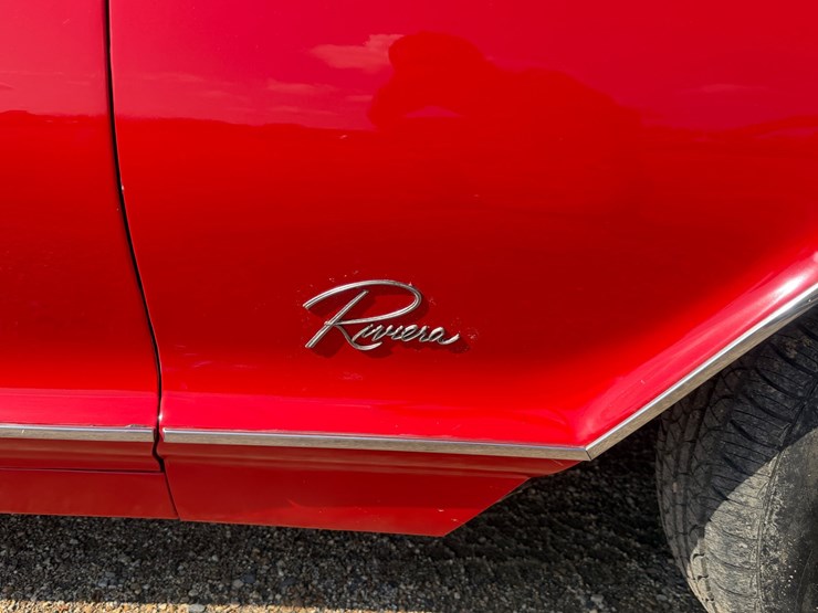 #143-•-1964-buick-riviera-image-24