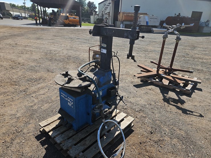hoffman-monty-12s-tire-changer-image-1
