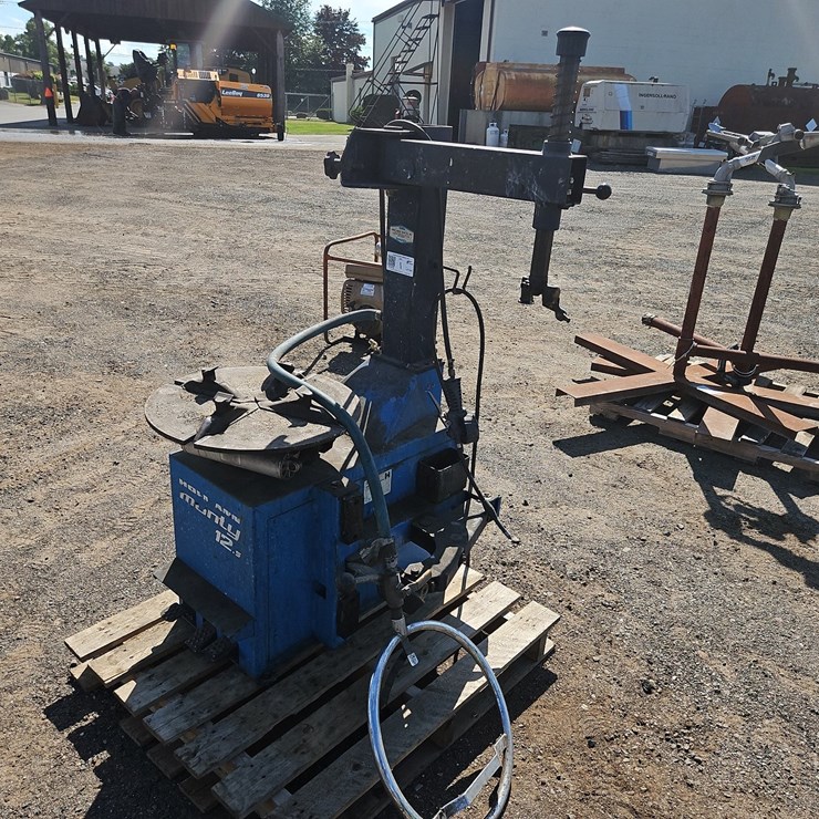 HOFFMAN MONTY 12S TIRE CHANGER