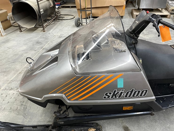 #1233-•-1990-ski-doo-formula-mx-440-(sells-with-bill-of-sale-only)-image-12