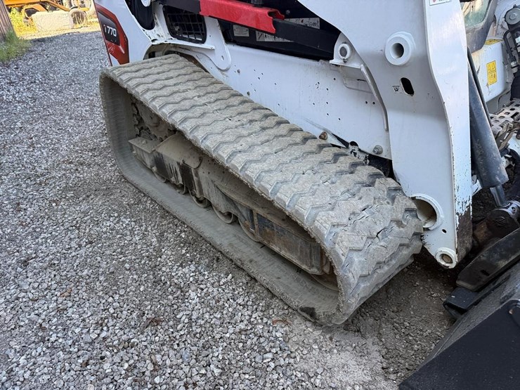 2023-bobcat-t770-image-12