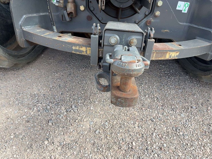 2005-challenger-cat-mt-855-b-belted-tractor-image-13