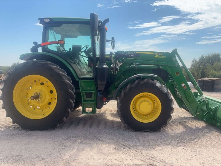 2022-john-deere-r-image-8