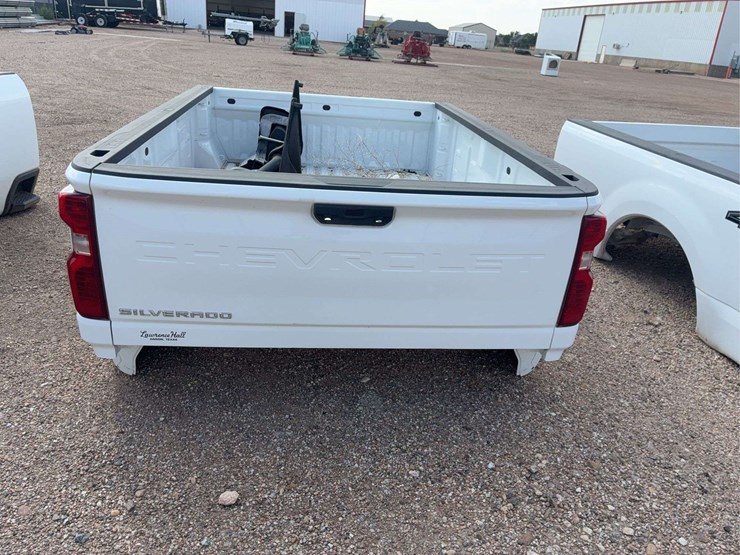 2019-2023-chevy-long-bed-truck-bed-image-6