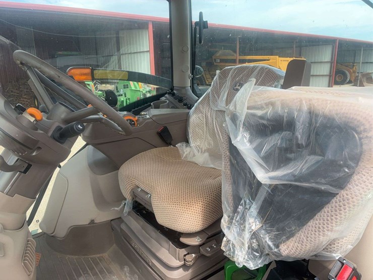 2022-john-deere-r-image-29