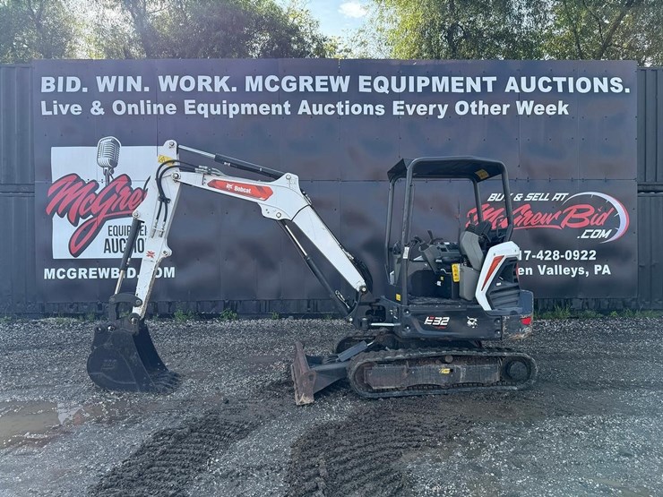 2023-bobcat-e32i-image-1