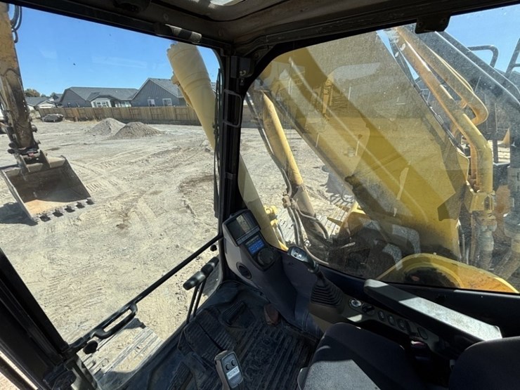 2013-komatsu-pc360-lc-10-image-38
