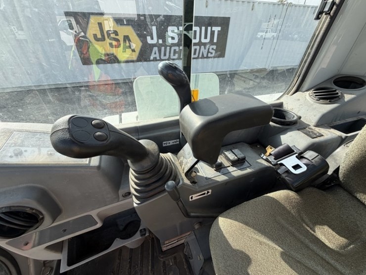 2014-takeuchi-tb235-image-27