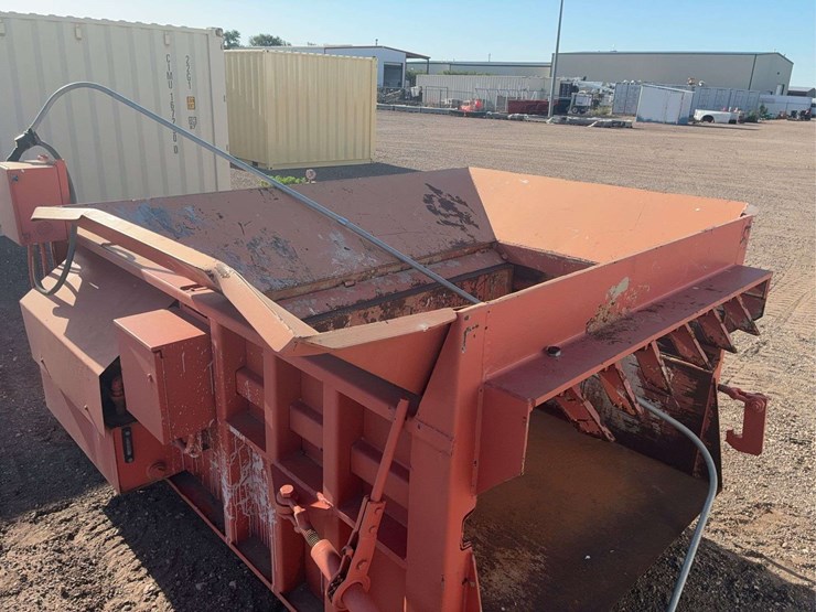 trash-compactor-image-9