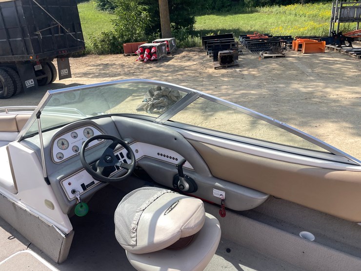#1243-•-1993-starcraft-191-fiberglass-boat-(has-wi-title)-image-95