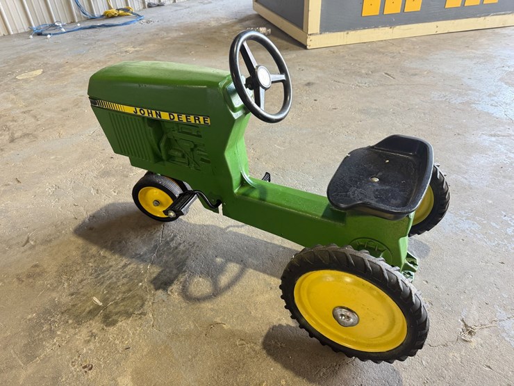 #299-•-early-cast-iron-john-deere-pedal-tractor-image-2