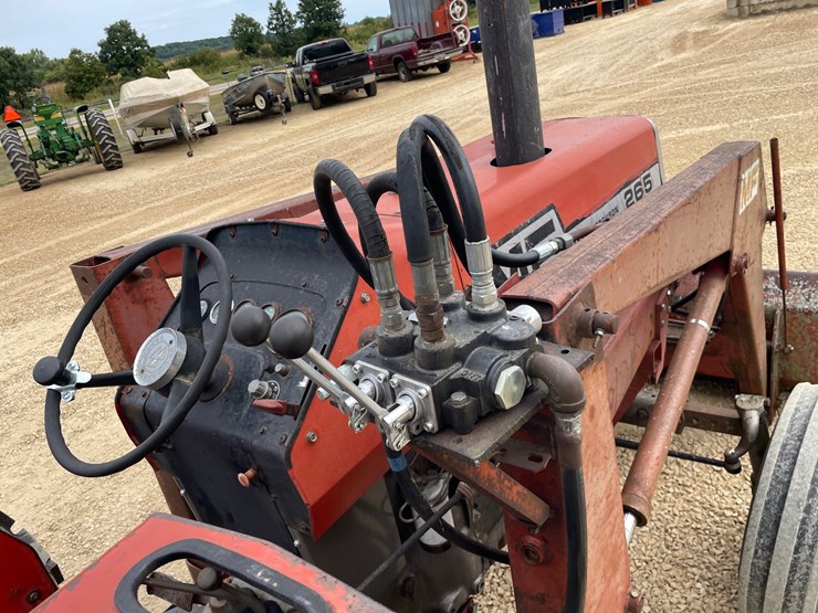 massey-ferguson-265-image-53