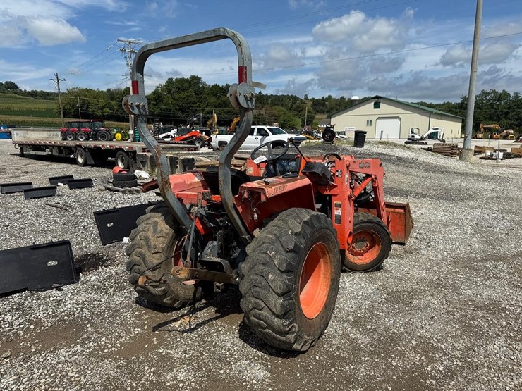 kubota-l2800-image-4