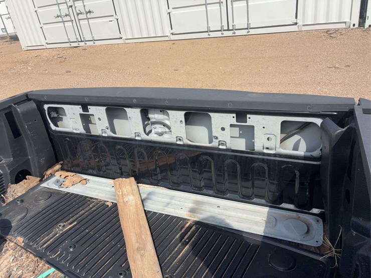 2019-2023-ram-big-horn-truck-bed-image-12
