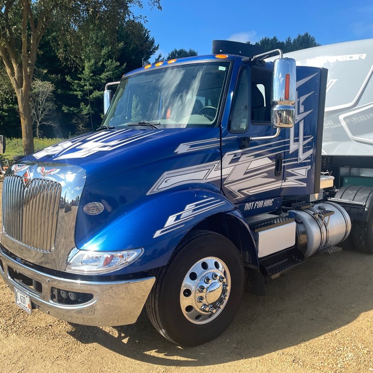 2017 INTERNATIONAL 8600