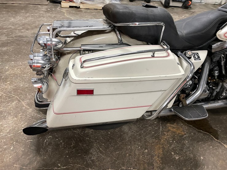 #1251-•-1986-harley-davidson-electric-glide-classic-motorcycle-(has-wi-title)-image-16