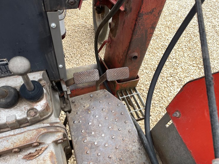 massey-ferguson-265-image-38