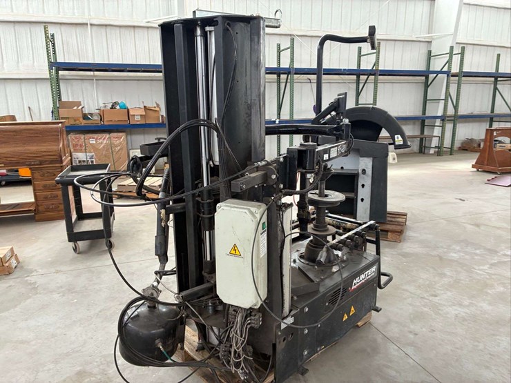 plus91auto34-hunter-tire-changer-image-3