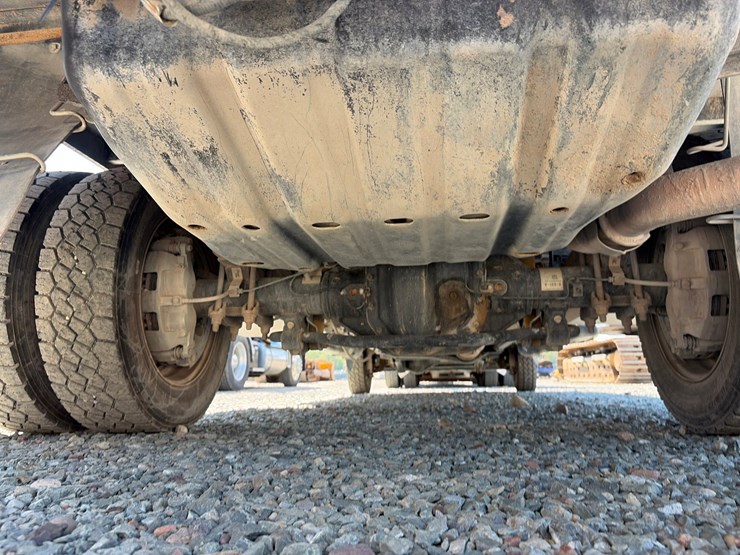 2019-ford-f550-image-37