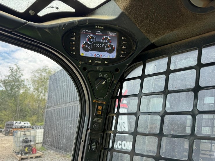 2019-bobcat-t595-image-25