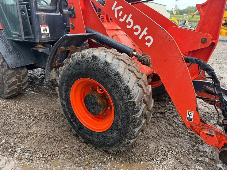 2023-kubota-r540-image-11