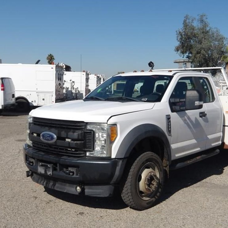 2017 FORD F550