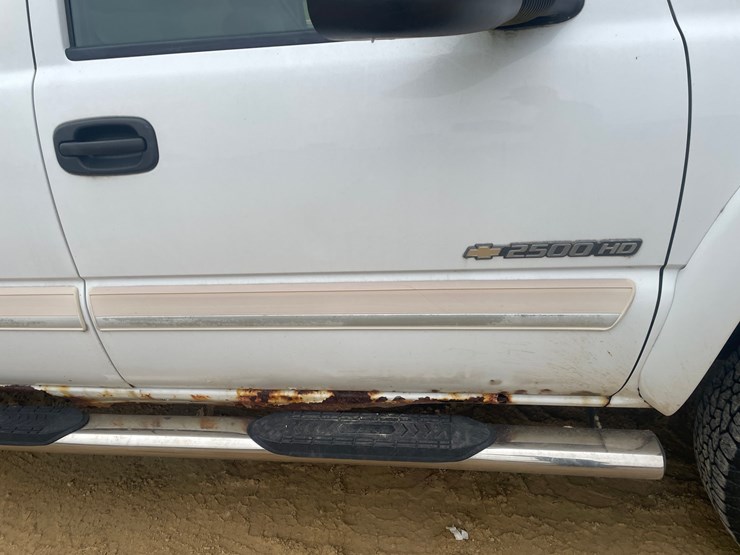 2005-chevrolet-silverado-2500-image-18