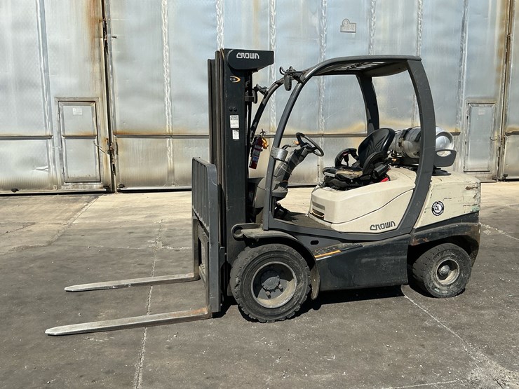 #313-•-2016-crown-c-51050-65-propane-forklift-image-1