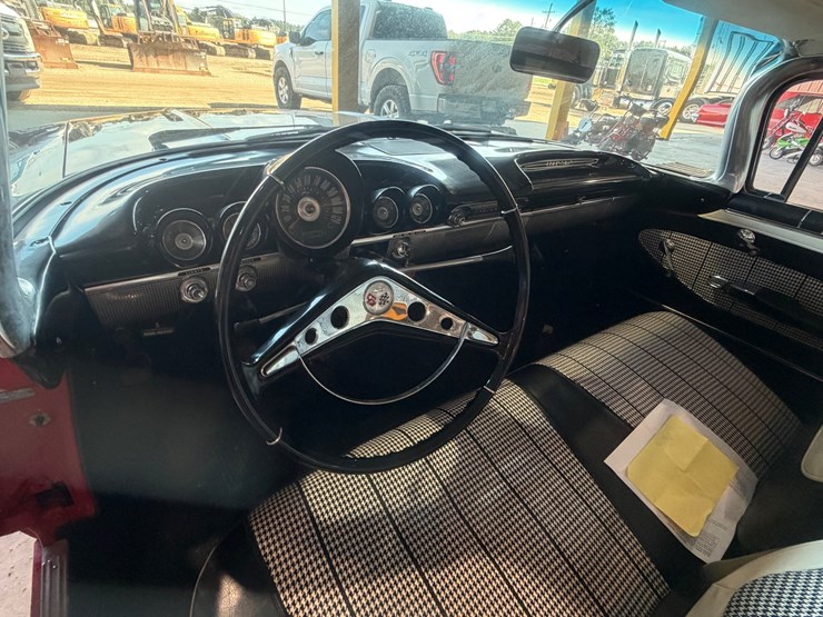 #128-•-1960-chevrolet-impala-2-door-hardtop-–-348-v8-image-114